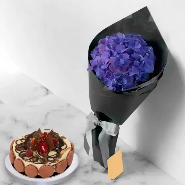 Marble Wedding cake, geode cake, purple geode cake, Marble wedding cake,  geode, | Wedding cakes with flowers, Queens birthday cake, Cool wedding  cakes